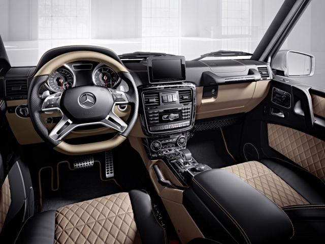 Mercedes-Benz-G-Class-designo-manufaktur-interior-leather-sandblack